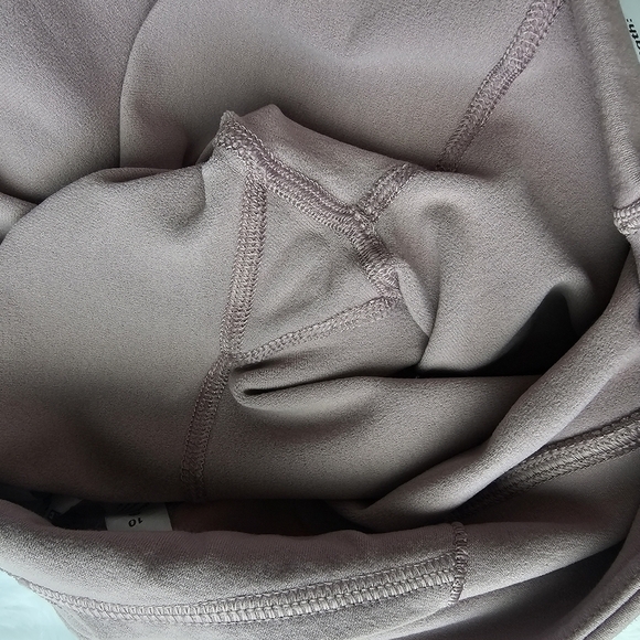 LULULEMON Reveal Crop *Zen Expression - Picture 11 of 12